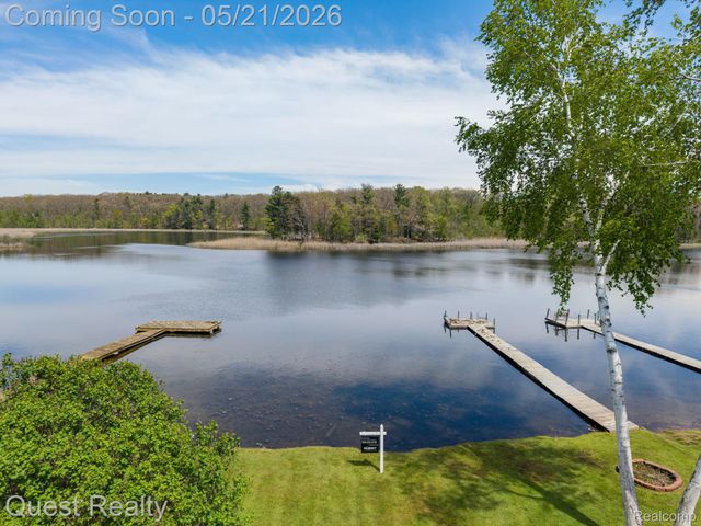 4806 Harding Avenue, Independence Charter Township, MI 48346