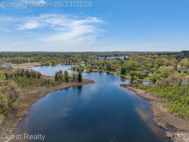 4806 Harding Avenue, Independence Charter Township, MI 48346