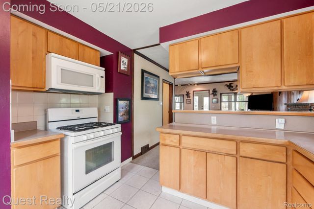 4806 Harding Avenue, Independence Charter Township, MI 48346
