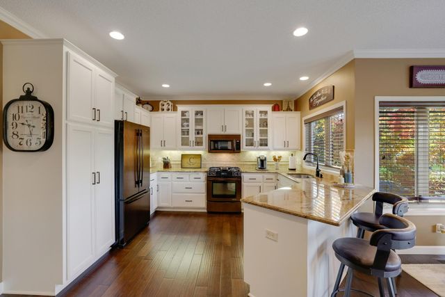 13187 Drumcliffe Path, Rosemount, MN 55068