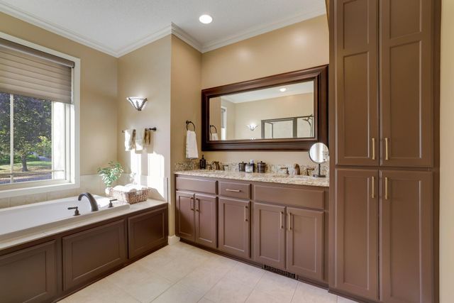 13187 Drumcliffe Path, Rosemount, MN 55068