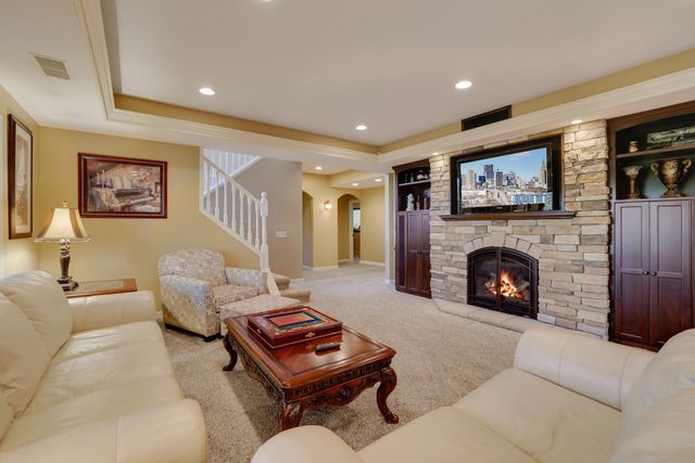 13187 Drumcliffe Path, Rosemount, MN 55068