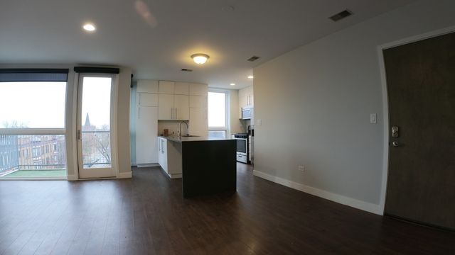 3301 N Sheffield Avenue 401, Chicago, IL 60657