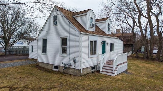 766 Lees River Ave, Somerset, MA 02725