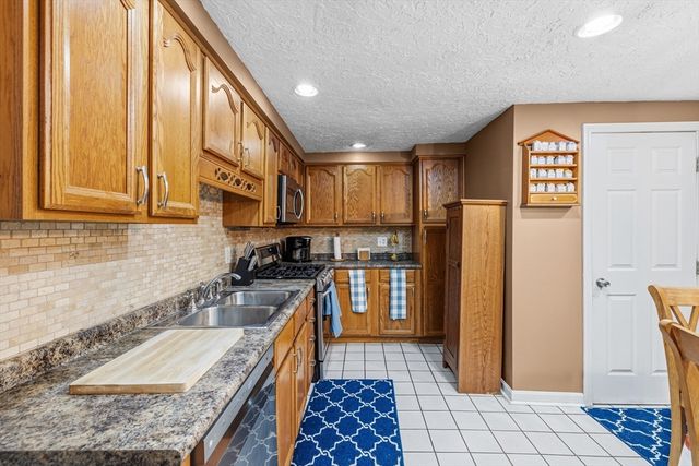 766 Lees River Ave, Somerset, MA 02725