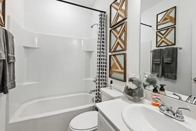 2820 Fox Trail Lane, Fort Worth, TX 76108