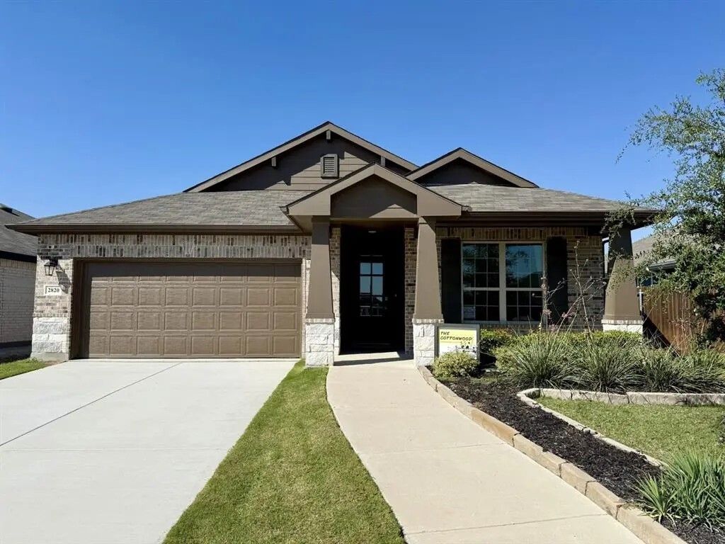 2820 Fox Trail Lane, Fort Worth, TX 76108