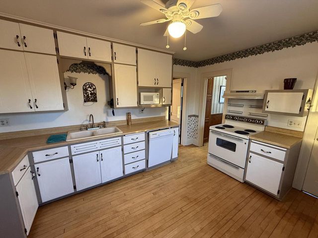 2529 S 7th STREET, Sheboygan, WI 53081