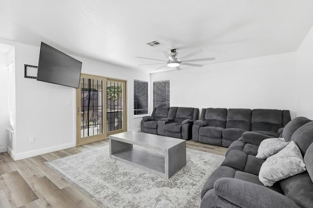 514 Spring River, Stockton, CA 95210