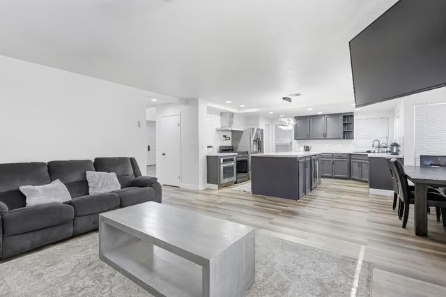 514 Spring River, Stockton, CA 95210
