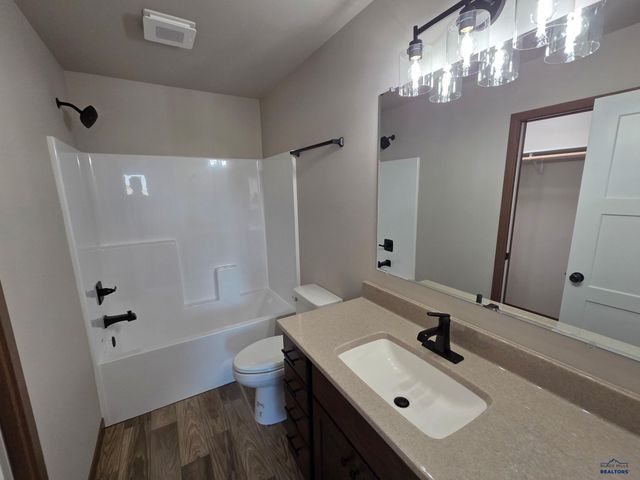 1115 COBALT DR, Rapid City, SD 57701