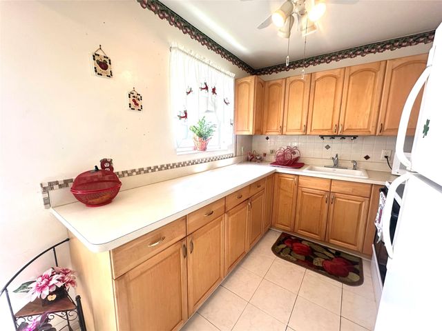 84 Markham E 84, Deerfield Beach, FL 33442