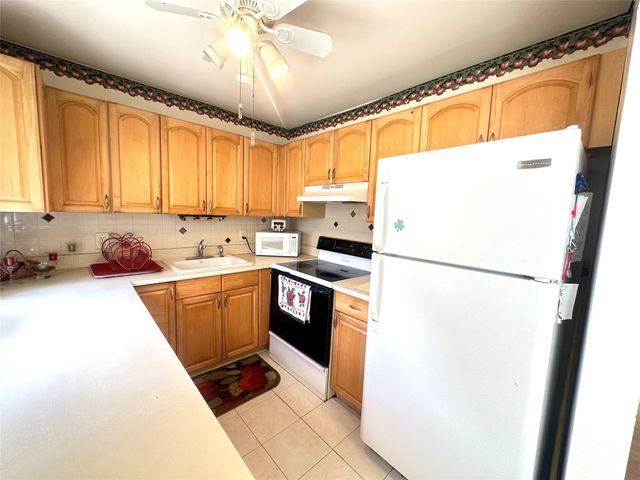 84 Markham E 84, Deerfield Beach, FL 33442