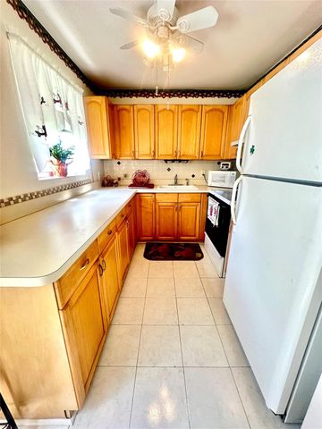 84 Markham E 84, Deerfield Beach, FL 33442