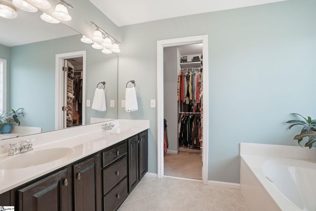 122 Summer Hill Road, Simpsonville, SC 29681