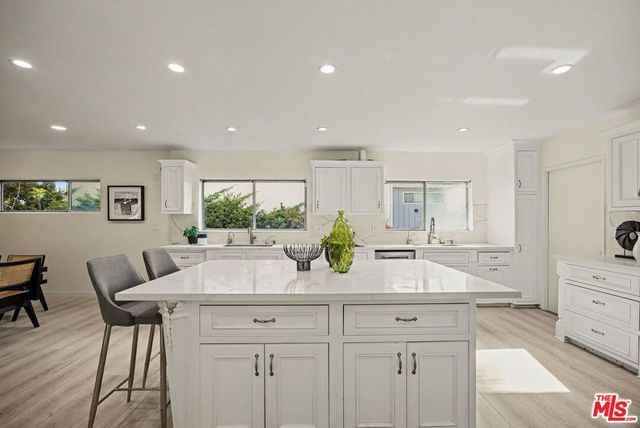 2612 S Beverly Drive, Los Angeles, CA 90034