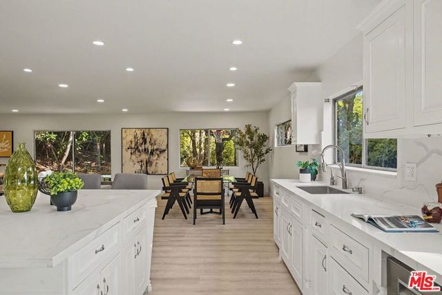 2612 S Beverly Drive, Los Angeles, CA 90034