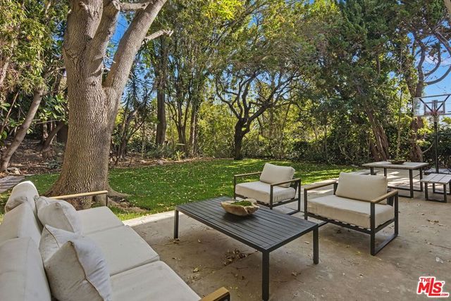 2612 S Beverly Drive, Los Angeles, CA 90034