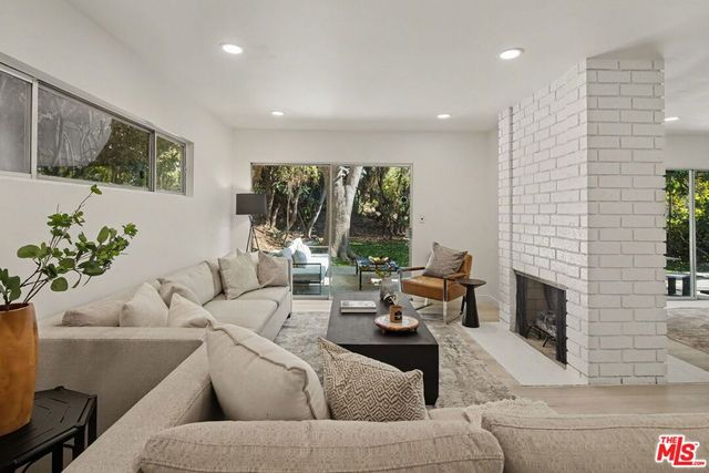 2612 S Beverly Drive, Los Angeles, CA 90034