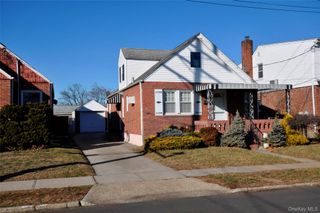 415 Lowell Avenue, New Hyde Park, NY 11040