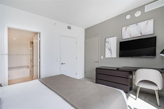 4010 S Ocean Dr R1609, Hollywood, FL 33019