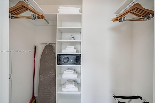 4010 S Ocean Dr R1609, Hollywood, FL 33019