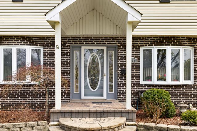 9041 Major Avenue, Morton Grove, IL 60053