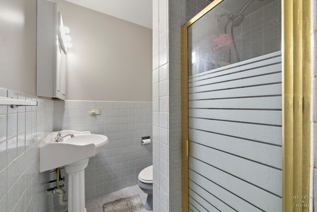 9041 Major Avenue, Morton Grove, IL 60053