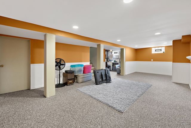 9041 Major Avenue, Morton Grove, IL 60053