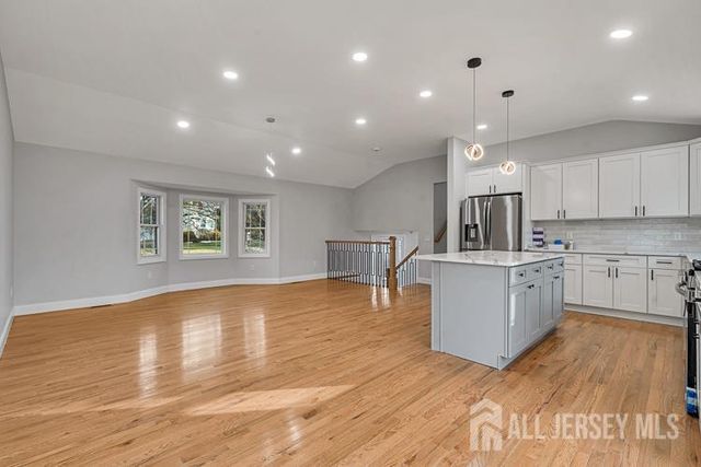 21 Vauxhall Road, East Brunswick, NJ 08816