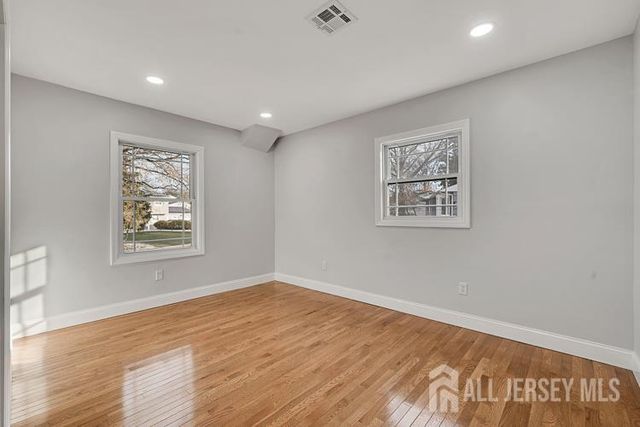 21 Vauxhall Road, East Brunswick, NJ 08816