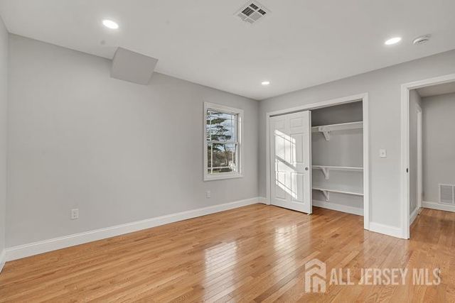 21 Vauxhall Road, East Brunswick, NJ 08816