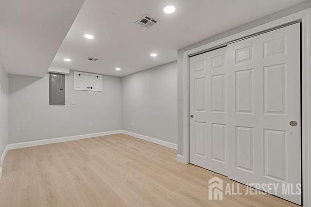 21 Vauxhall Road, East Brunswick, NJ 08816