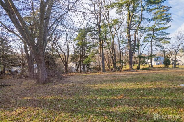 21 Vauxhall Road, East Brunswick, NJ 08816