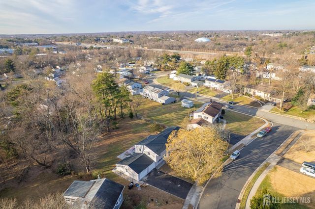 21 Vauxhall Road, East Brunswick, NJ 08816