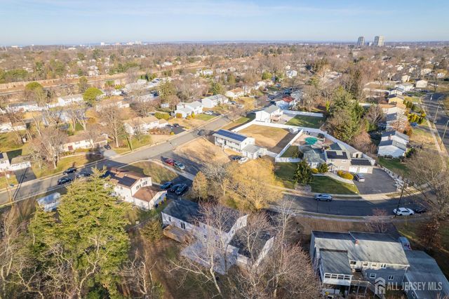 21 Vauxhall Road, East Brunswick, NJ 08816