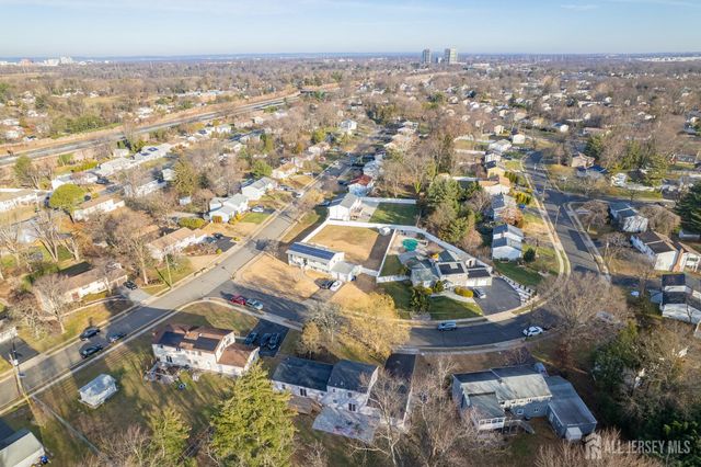 21 Vauxhall Road, East Brunswick, NJ 08816