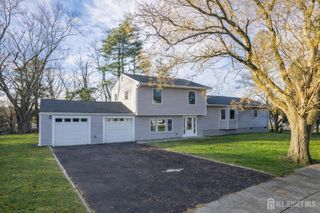 21 Vauxhall Road, East Brunswick, NJ 08816