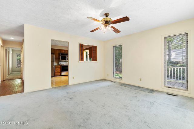 9140 Forest Drive SW, Sunset Beach, NC 28468