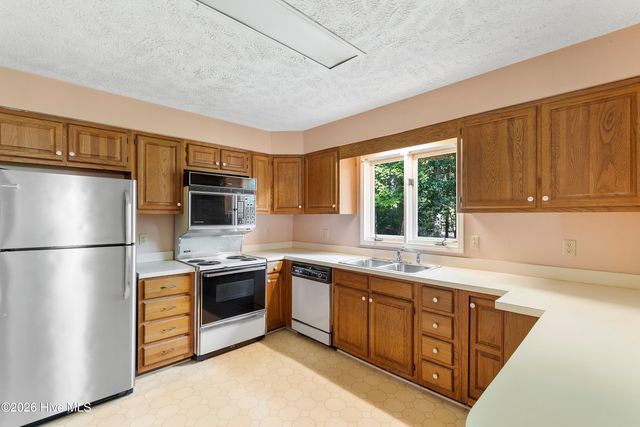 9140 Forest Drive SW, Sunset Beach, NC 28468