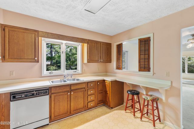 9140 Forest Drive SW, Sunset Beach, NC 28468