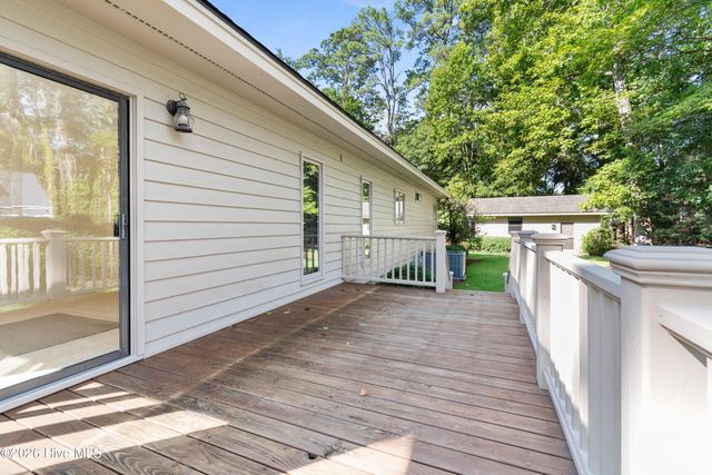 9140 Forest Drive SW, Sunset Beach, NC 28468