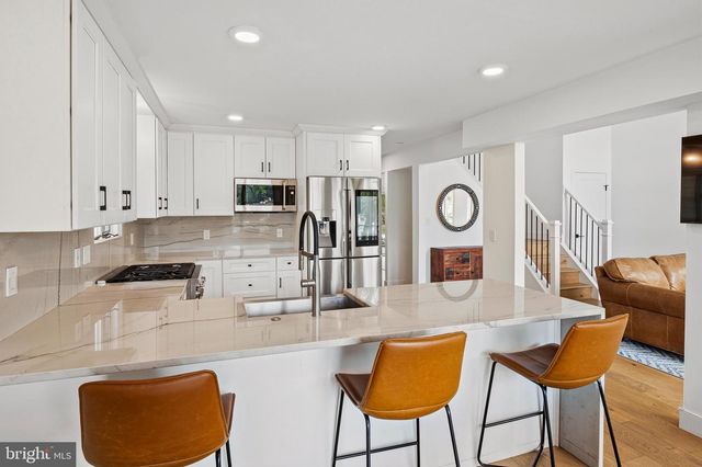 122 SHORE RD, Arnold, MD 21012
