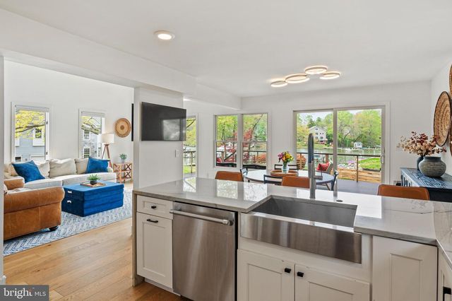 122 SHORE RD, Arnold, MD 21012
