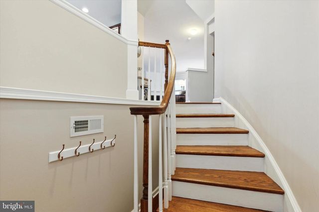 407 ELLISON DR, North Wales, PA 19454