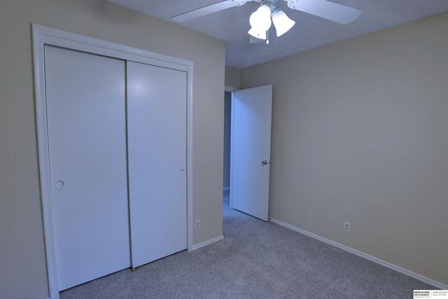 7712 Cottonwood Avenue, La Vista, NE 68128