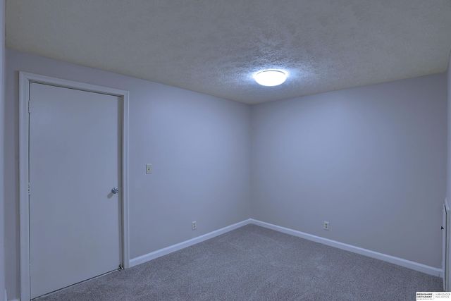 7712 Cottonwood Avenue, La Vista, NE 68128