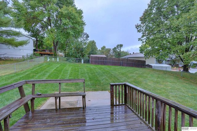 7712 Cottonwood Avenue, La Vista, NE 68128