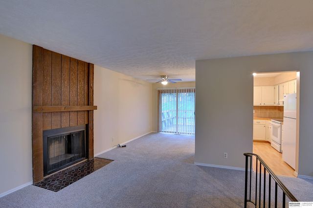 7712 Cottonwood Avenue, La Vista, NE 68128