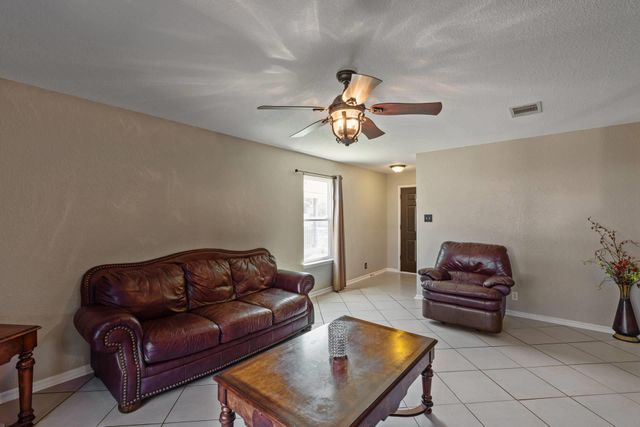 103 Ryan CV, Hutto, TX 78634